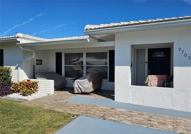 Photo 3 of Single family home for sale at 9705 Mainlands Blvd W, Pinellas Park, FL 33782 | MLS# TB8458316 | Listing updated on 2026-09-28