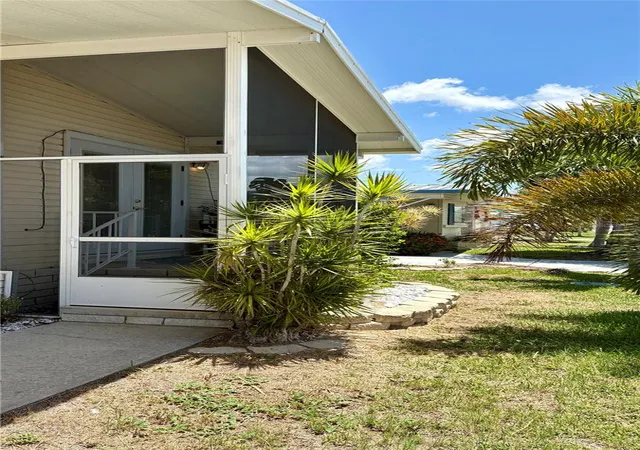 Photo 4 of Manufactured home for sale at 3002 12th Street W, Palmetto, FL 34221 | MLS# A4676062 | Listing updated on 2026-09-05