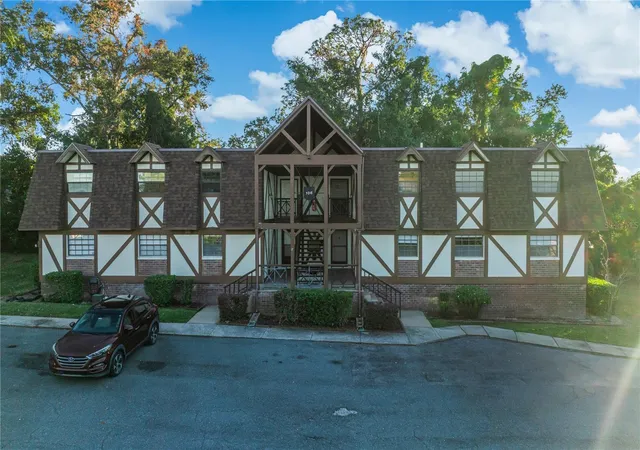 Photo 3 of Sale Pending at 500 Newell Hl Rd #106D, Leesburg, FL 34748 | MLS# S5140606 | Listing updated on 2026-09-19