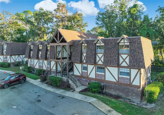 Photo 3 of Sale Pending at 500 Newell Hl Rd #106D, Leesburg, FL 34748 | MLS# S5140606 | Listing updated on 2026-09-19