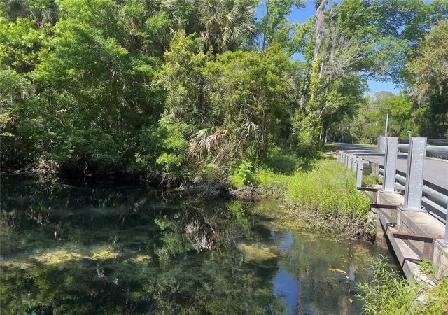 3rd image of 332 Nw Crystal St, Crystal River, FL 34428 | MLS# A4676131