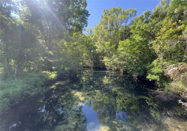 4th image of 332 Nw Crystal St, Crystal River, FL 34428 | MLS# A4676131