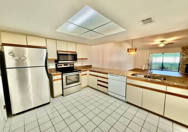2nd image of 18308 Aintree Ct, TAMPA, FL 33647