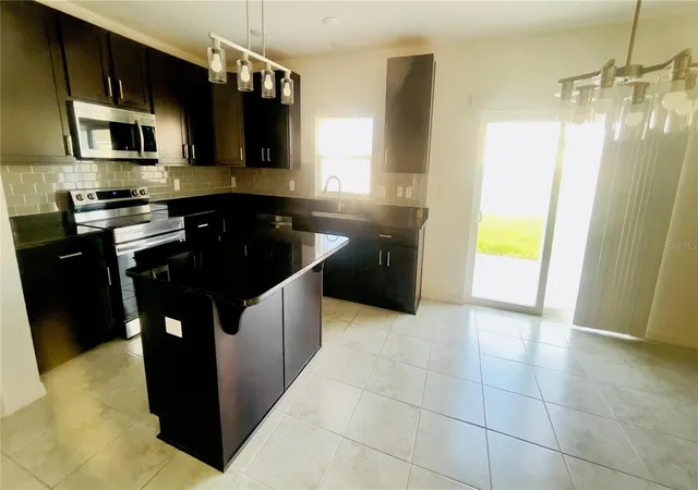 Photo 4 of Single family home for sale at 2151 NW 248th Way, Newberry, FL 32669 | MLS# GC536179 | Listing updated on 2026-08-01