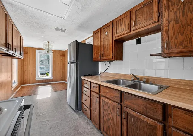 Photo 3 of Single family home for sale at 146 Kingston Ave, Daytona Beach, FL 32114 | MLS# V4946419 | Listing updated on 2026-09-17