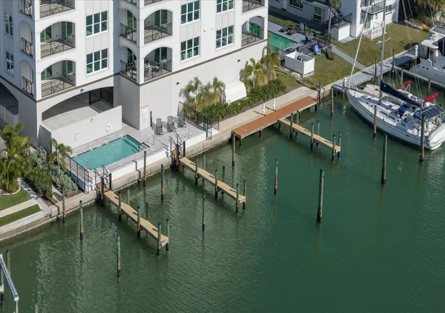5th image of 211 Dolphin Pt #5, Clearwater Beach, FL 33767 | MLS# TB8458720