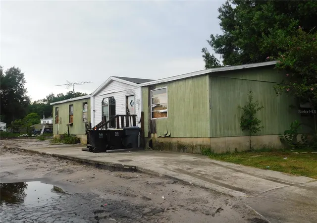 Manufactured home for sale at 2634 Sea Oats Cir N, LAKELAND, FL 33815 | MLS# TB8458741