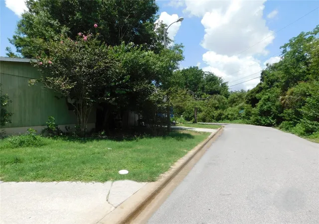 Photo 1 of Manufactured home for sale at 2634 Sea Oats Cir N, Lakeland, FL 33815 | MLS# TB8458741 | Listing updated on 2026-08-07