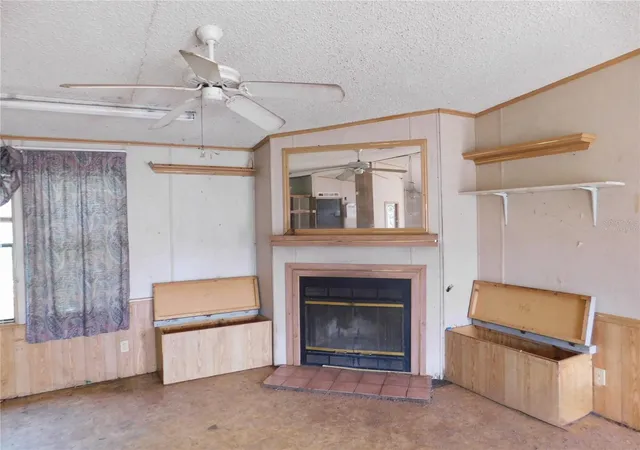 Photo 3 of Manufactured home for sale at 2634 Sea Oats Cir N, Lakeland, FL 33815 | MLS# TB8458741 | Listing updated on 2026-08-07