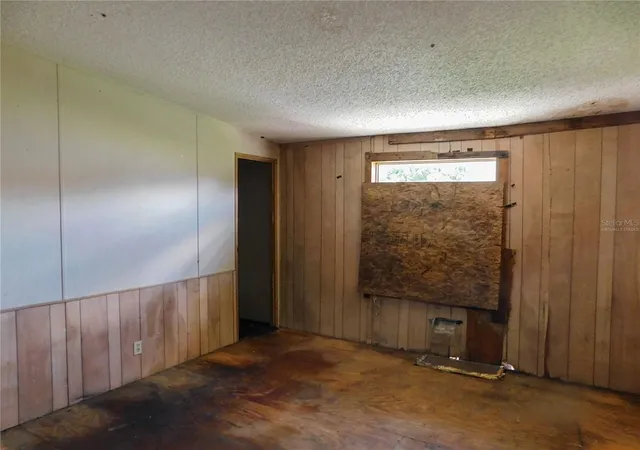 Photo 4 of Manufactured home for sale at 2634 Sea Oats Cir N, Lakeland, FL 33815 | MLS# TB8458741 | Listing updated on 2026-08-07