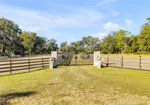 Photo 3 of Single family home for sale at 420 Roberts Rd, Pierson, FL 32180 | MLS# NS1086872 | Listing updated on 2026-08-28