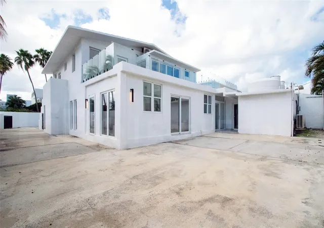 Photo 1 of Single family home for sale at 2073 Cacique St, San Juan, PR 00911 | MLS# PR9118189 | Listing updated on 2025-12-25