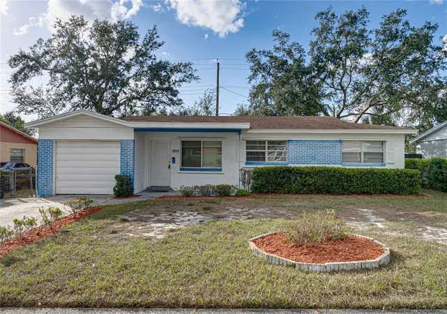 1st image of 2011 9th St Ne, Winter Haven, FL 33881 | MLS# L4958098