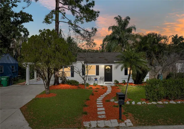 Homes for sale in Tampa, FL | 4105 W Bay Villa Ave, Tampa, FL 33611 | MLS# TB8459133