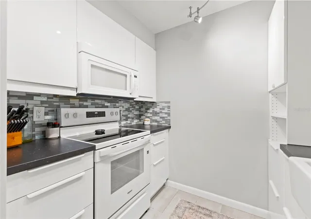 36th image of 1730 Belleair Forest Dr #1730, Belleair, FL 33756 | MLS# TB8459189