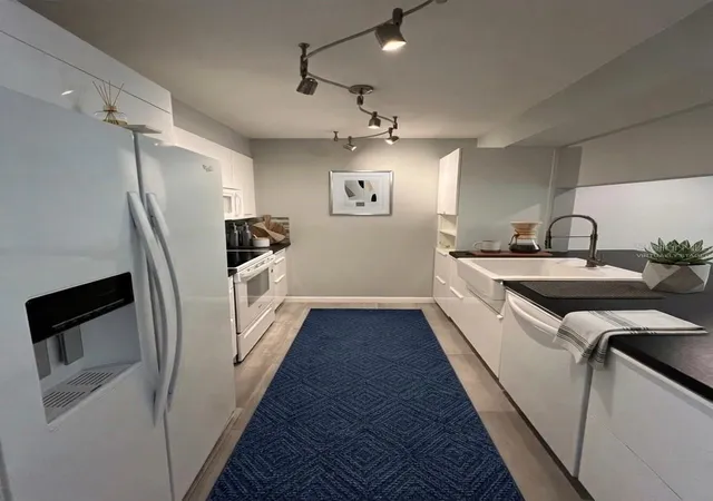 4th image of 1730 Belleair Forest Dr #1730, Belleair, FL 33756 | MLS# TB8459189