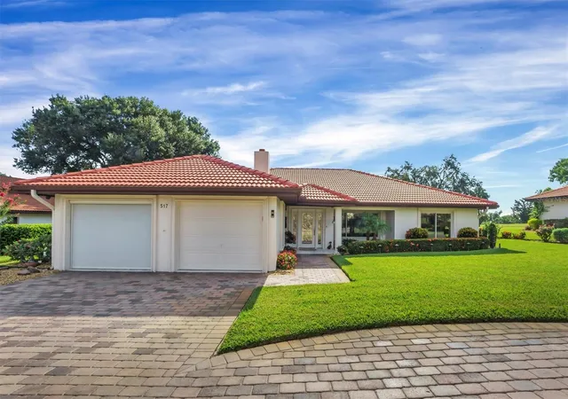 Photo 4 of Single family home for sale at 517 Clubhouse Dr, Lake Wales, FL 33898 | MLS# P4937370 | Listing updated on 2026-09-08