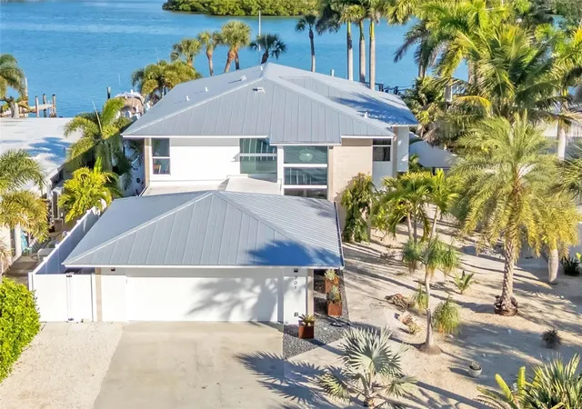 Photo 2 of Single family home for sale at 701 Tyler Dr, Sarasota, FL 34236 | MLS# A4676329 | Listing updated on 2026-09-15