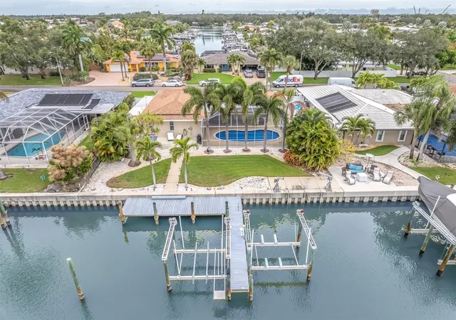 Photo 1 of Single family home for sale at 4200 46th Avenue S, Saint Petersburg, FL | MLS# TB8459277 | Listing updated on 2026-10-27