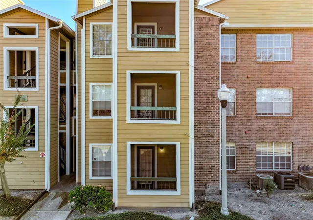 3rd image of 4301 Lizshire Ln, Orlando, FL 32822