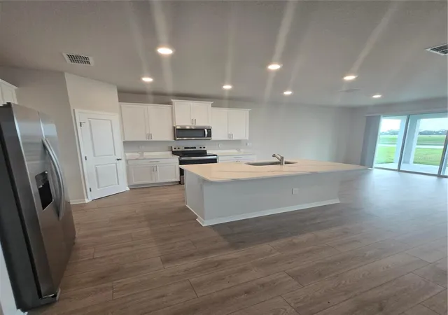 Photo 2 of Single family home for sale at 9431 Bella Mar Trl, Parrish, FL 34219 | MLS# A4676356 | Listing updated on 2026-10-28