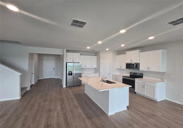 Photo 4 of Single family home for sale at 9431 Bella Mar Trl, Parrish, FL 34219 | MLS# A4676356 | Listing updated on 2026-10-28