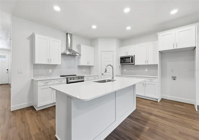 Photo 2 of Single family home for sale at 1132 Sw 67th Way, Gainesville, FL 32607 | MLS# GC536220 | Listing updated on 2026-10-23