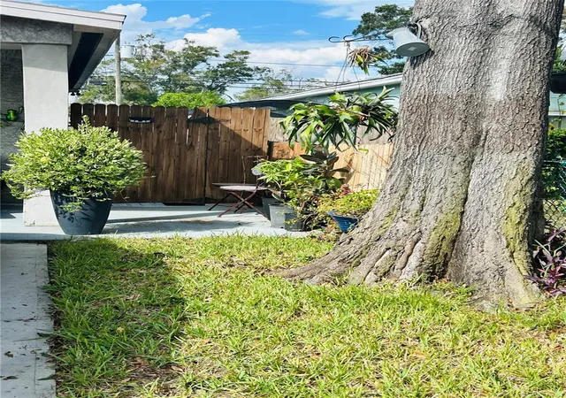 Photo 4 of Single family home for sale at 4611 14th Avenue S, Saint Petersburg, FL 33711 | MLS# TB8459344 | Listing updated on 2026-05-27