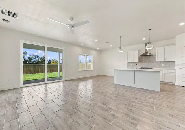 Photo 3 of Single family home for sale at 1086 SW 67th Way, Gainesville, FL 32607 | MLS# GC536224 | Listing updated on 2026-09-22