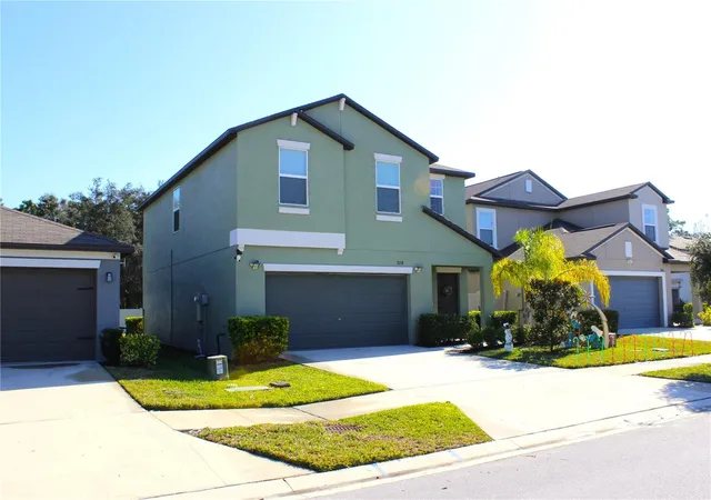 3rd image of 2058 Stellar Brilliance Wy, Lutz, FL 33558 | MLS# TB8459415