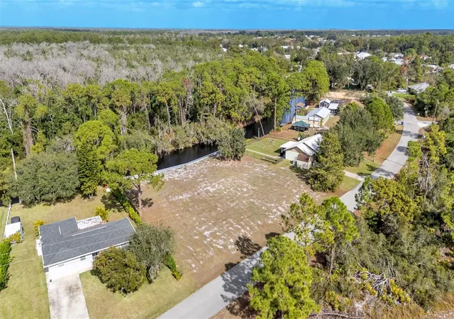 3rd image of 1102 Sycamore St, Lake Placid, FL 33852 | MLS# L4958168