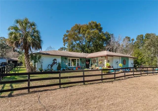 3rd image of 26 Wood Ridge Dr, Ocala, FL 34482 | MLS# OM715792