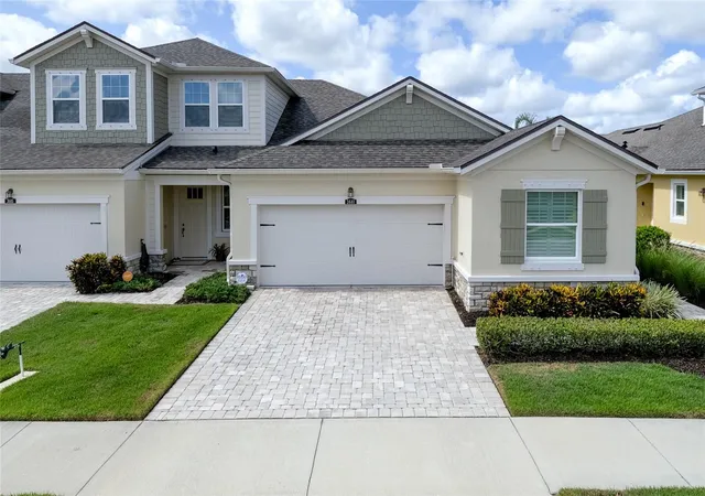 Single family home for sale at 3681 Divot Ln, Sarasota, FL 34232 | MLS# A4676539 | Listing updated on 2026-02-28