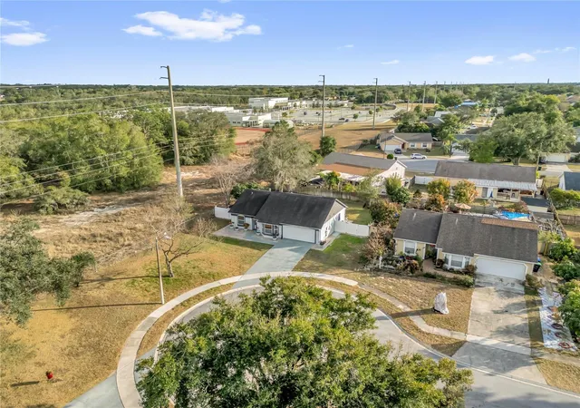 Photo 3 of Single family home for sale at 7702 Legacy Ln, Orlando, FL 32818 | MLS# O6370165 | Listing updated on 2026-09-02