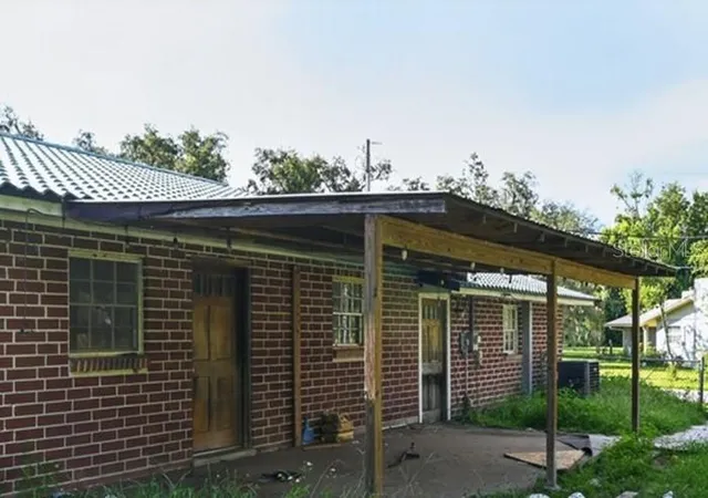 Photo 2 of Single family home for sale at 119 N West St, Bushnell, FL 33513 | MLS# O6370166 | Listing updated on 2026-10-02