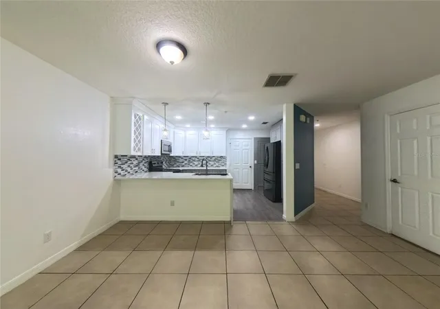 Listing Photo 5 - Condo for sale in building located at 215 Glowing Peace Ln, ORLANDO, FL 32824 - Unit #86