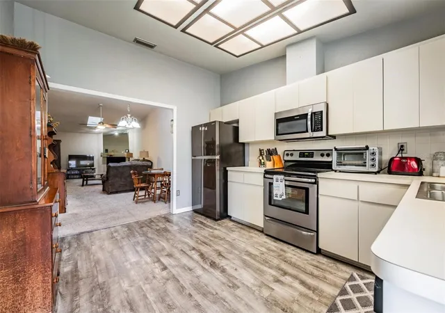 4th image of 103 Kathleen Ct, Tarpon Springs, FL 34689 | MLS# TB8459884
