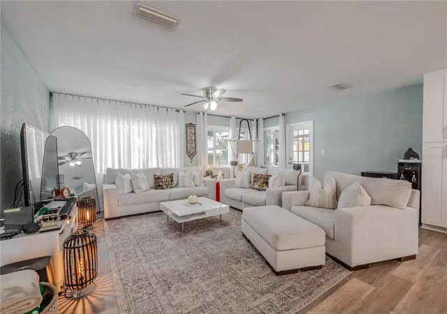 Photo 4 of Single family home for sale at 11615 Park Blvd, Seminole, FL 33772 | MLS# TB8459949 | Listing updated on 2026-09-24