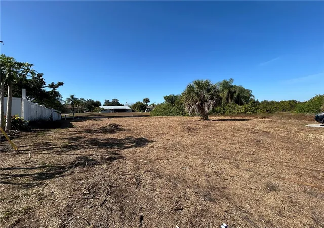 4th image of 3285 Santa Barbara Dr, Punta Gorda, FL 33983 | MLS# C7519526