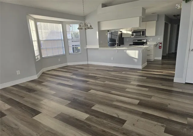 Listing Photo 5 - Condo for sale in building located at 2494 Sweetwater Clb Cir, KISSIMMEE, FL 34746 - Unit #52