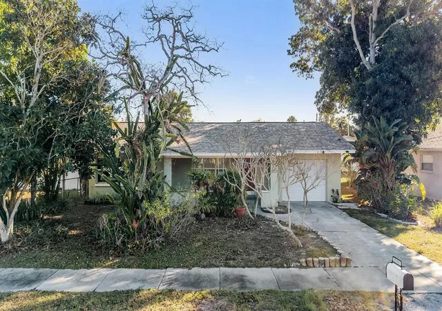 2nd image of 2025 Plaza Dolores, Clearwater, FL 33755 | MLS# TB8460060