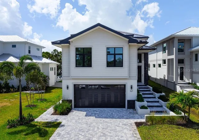 Photo 4 of Single family home for sale at 527 Venice Ln, Sarasota, FL 34242 | MLS# A4676628 | Listing updated on 2026-10-20