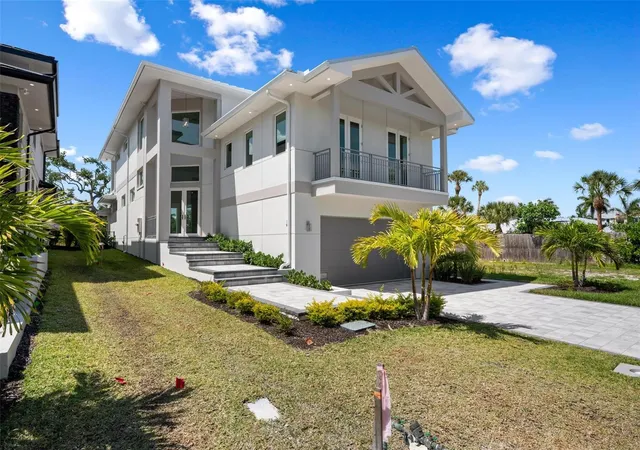 Photo 2 of Single family home for sale at 533 Venice Ln, Sarasota, FL 34242 | MLS# A4676632 | Listing updated on 2026-10-20