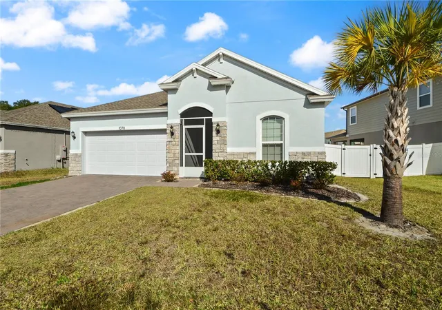 Photo 3 of Single family home for sale at 1078 Chelan Fls Dr, Deland, FL 32724 | MLS# O6370401 | Listing updated on 2026-10-06