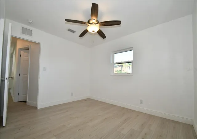 15th image of 547 Trade Winds Dr, Dunedin, FL 34698 | MLS# TB8460128