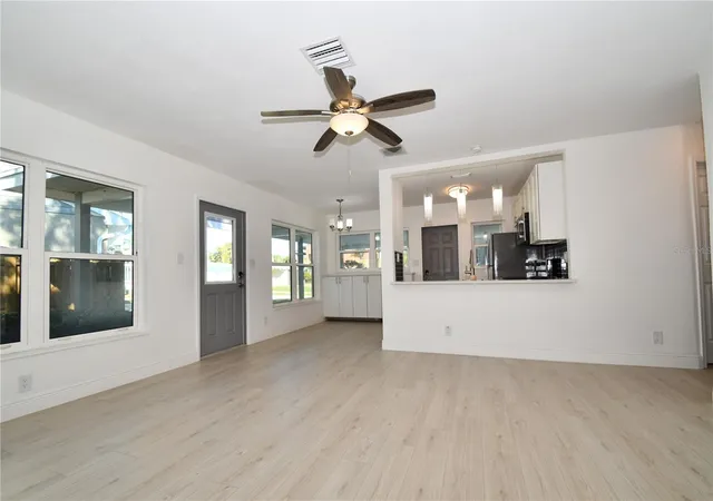 5th image of 547 Trade Winds Dr, Dunedin, FL 34698 | MLS# TB8460128