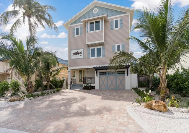 2nd image of 2302 Gulf Dr N, Bradenton Beach, FL 34217 | MLS# A4676640