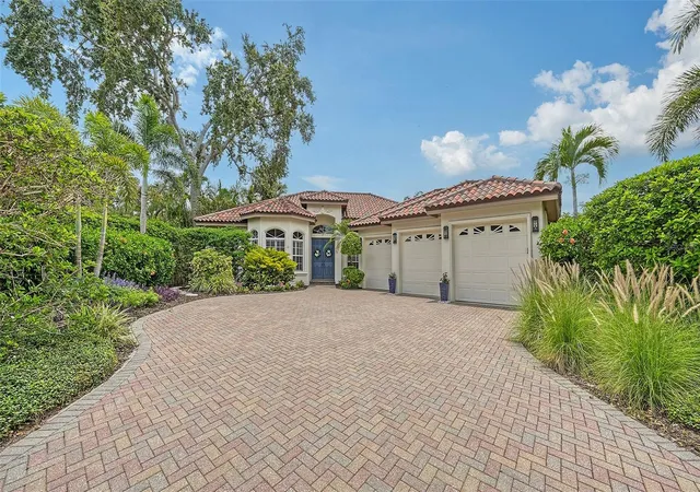 2nd image of 1864 Goldenrod St, Sarasota, FL 34239 | MLS# A4676645
