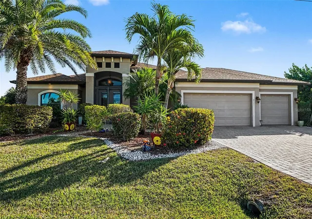 Homes for sale in Cape Coral, FL | 2127 Se 17th Pl, Cape Coral, FL 33990 | MLS# A4676648