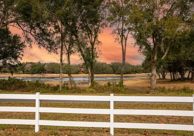 Homes for sale in Weirsdale, FL | 17520 Se 159Th Ter, Weirsdale, FL 32195 | MLS# G5106092